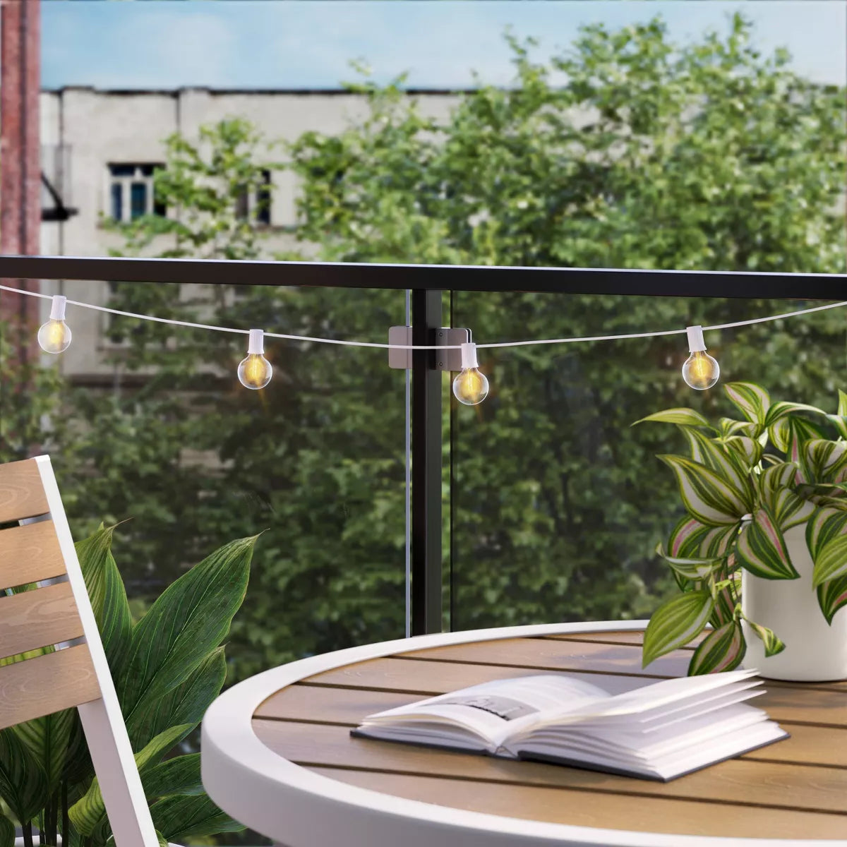 20ct LED Outdoor Globe